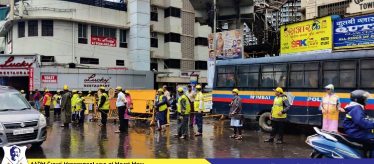 Crowd-Management-Seva-Mount-Mary- Bandra (2)